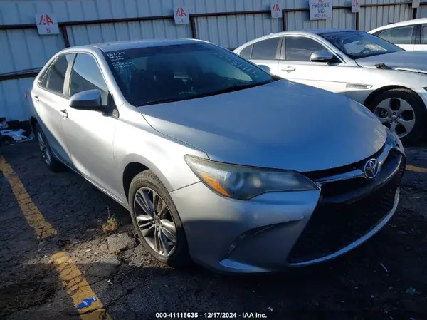 4T1BF1FK4HU285405 2017 TOYOTA CAMRY - Image 1