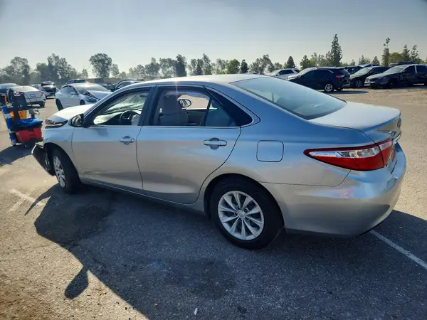 4T1BF1FK4HU290961 2017 TOYOTA CAMRY - Image 2