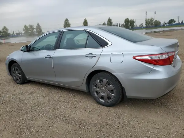 4T1BF1FK4HU291902 2017 TOYOTA CAMRY - Image 2
