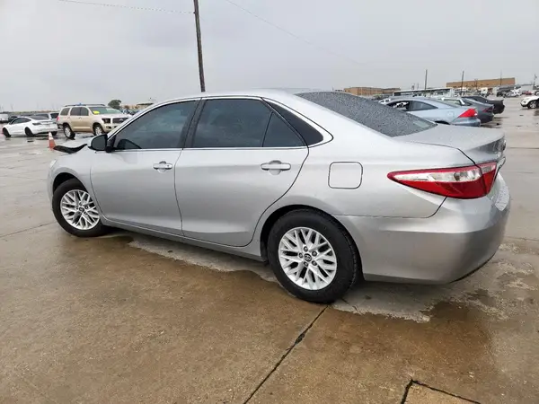 4T1BF1FK4HU293729 2017 TOYOTA CAMRY - Image 2