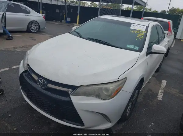 4T1BF1FK4HU296811 2017 TOYOTA CAMRY - Image 2