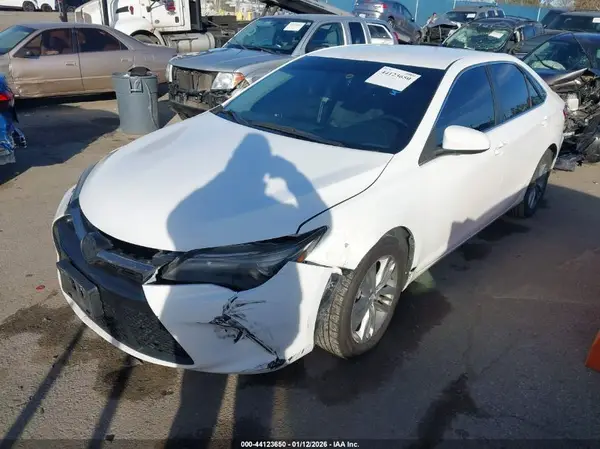 4T1BF1FK4HU299496 2017 TOYOTA CAMRY - Image 2