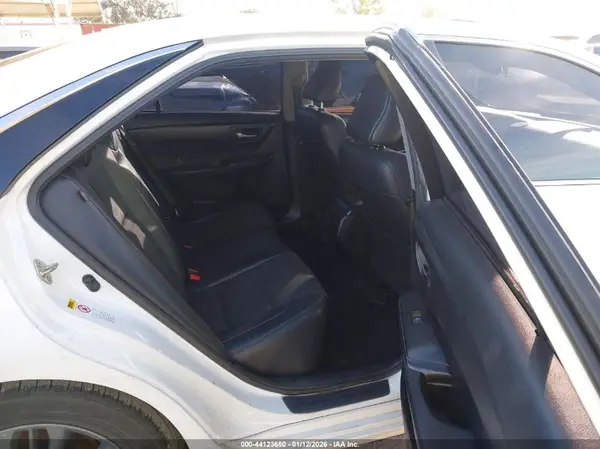 4T1BF1FK4HU299496 2017 TOYOTA CAMRY - Image 8