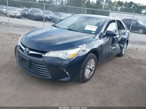 4T1BF1FK4HU299904 2017 TOYOTA CAMRY - Image 2