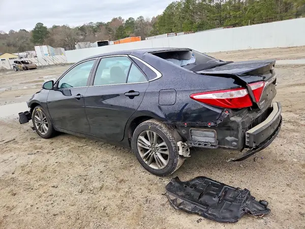 4T1BF1FK4HU300193 2017 TOYOTA CAMRY - Image 2