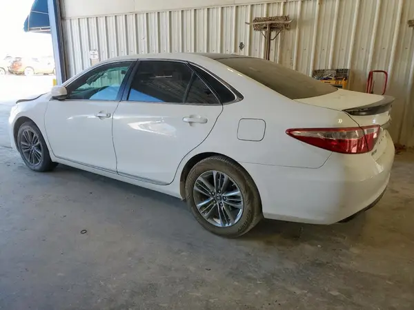 4T1BF1FK4HU300503 2017 TOYOTA CAMRY - Image 2
