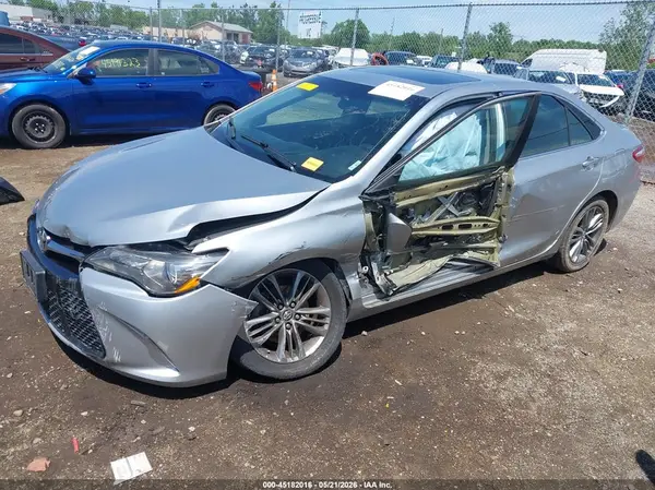 4T1BF1FK4HU303787 2017 TOYOTA CAMRY - Image 2