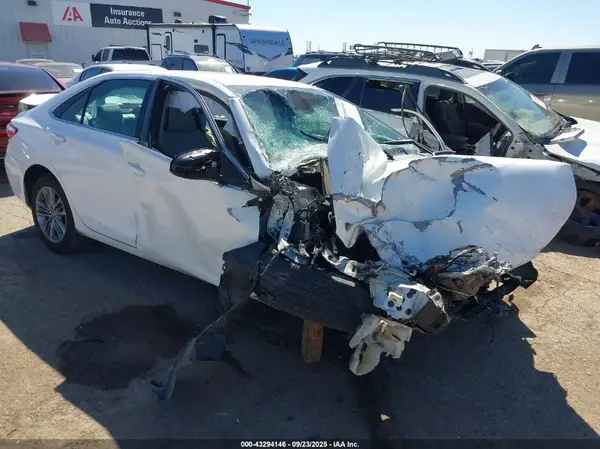 4T1BF1FK4HU304101 2017 TOYOTA CAMRY - Image 1