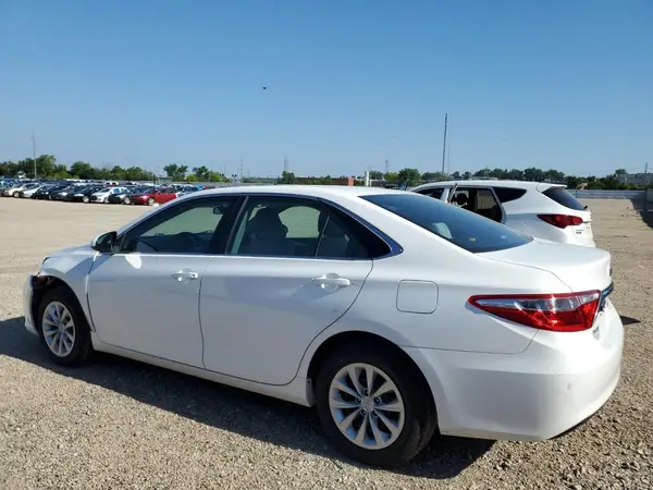 4T1BF1FK4HU304339 2017 TOYOTA CAMRY - Image 2