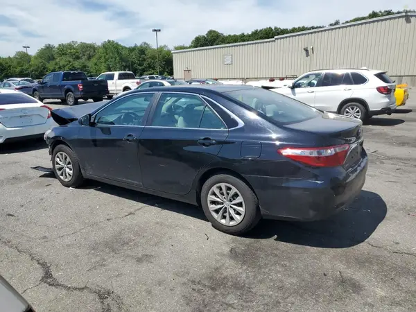 4T1BF1FK4HU304633 2017 TOYOTA CAMRY - Image 2