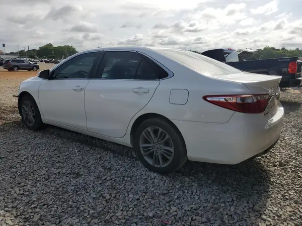 4T1BF1FK4HU305605 2017 TOYOTA CAMRY - Image 2