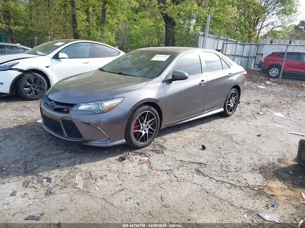 4T1BF1FK4HU306947 2017 TOYOTA CAMRY - Image 2