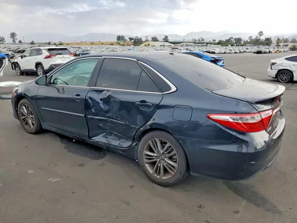4T1BF1FK4HU311372 2017 TOYOTA CAMRY - Image 2