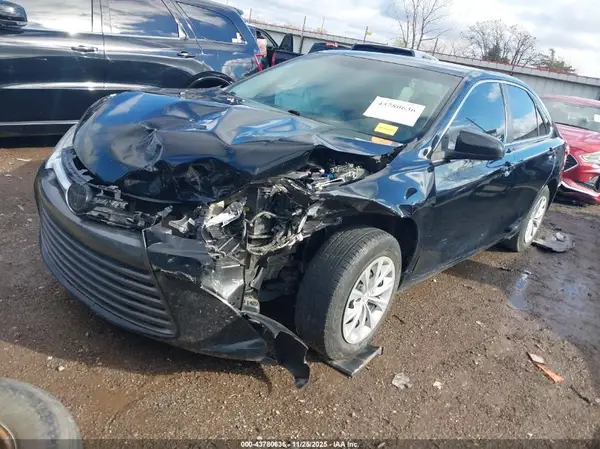 4T1BF1FK4HU311470 2017 TOYOTA CAMRY - Image 2