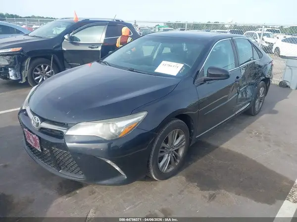 4T1BF1FK4HU312165 2017 TOYOTA CAMRY - Image 2