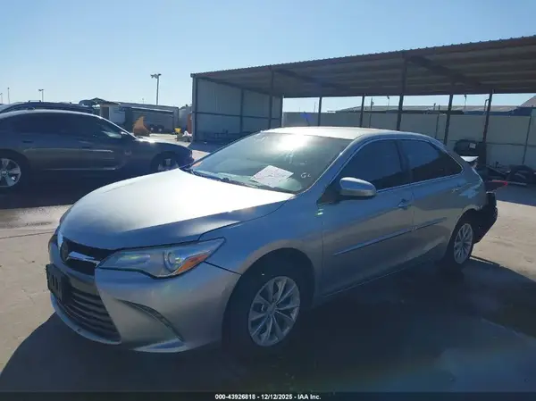 4T1BF1FK4HU313140 2017 TOYOTA CAMRY - Image 2
