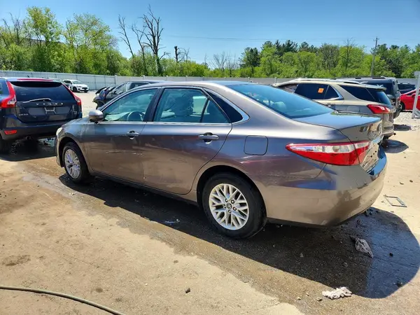 4T1BF1FK4HU314272 2017 TOYOTA CAMRY - Image 2