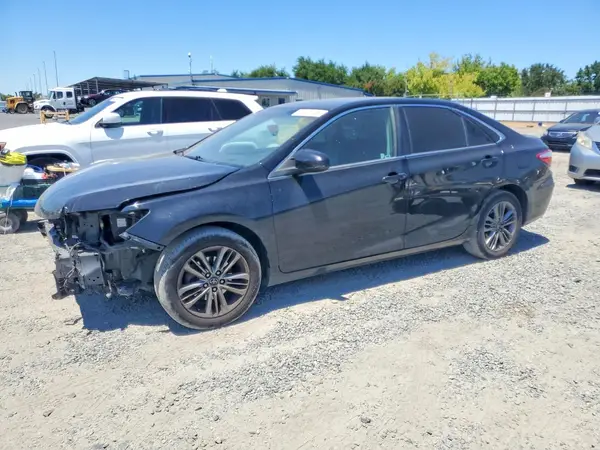 4T1BF1FK4HU315938 2017 TOYOTA CAMRY - Image 1