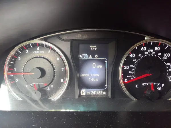 4T1BF1FK4HU316121 2017 TOYOTA CAMRY - Image 8