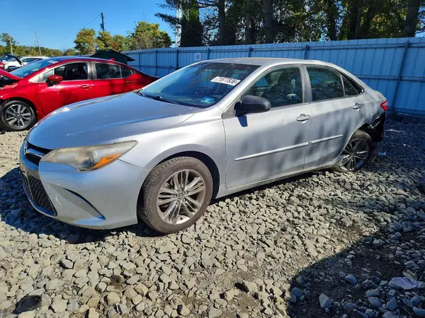 4T1BF1FK4HU317057 2017 TOYOTA CAMRY - Image 1