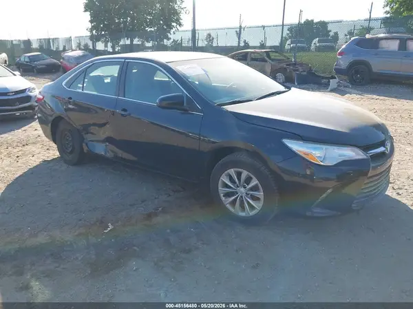4T1BF1FK4HU318273 2017 TOYOTA CAMRY - Image 1