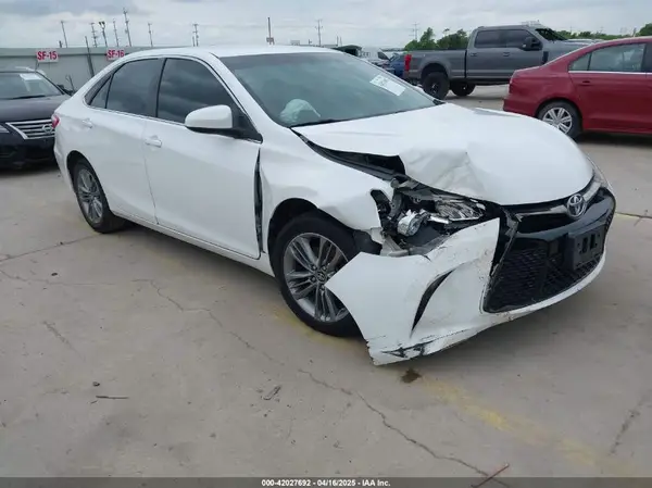 4T1BF1FK4HU318371 2017 TOYOTA CAMRY - Image 1