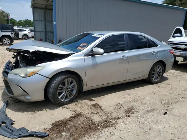 4T1BF1FK4HU323151 2017 TOYOTA CAMRY - Image 1