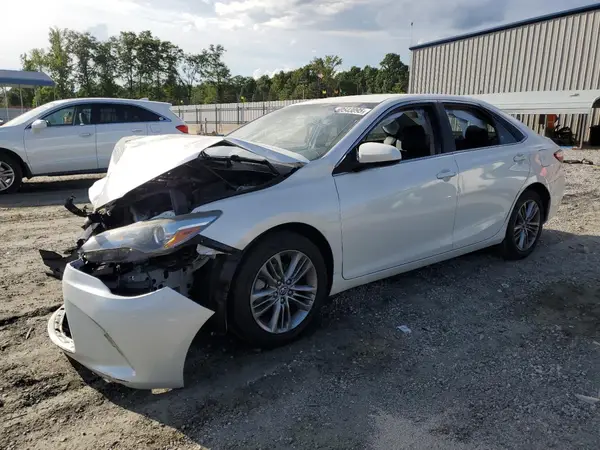 4T1BF1FK4HU323733 2017 TOYOTA CAMRY - Image 1