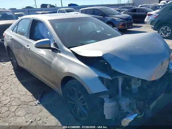 4T1BF1FK4HU325045 2017 TOYOTA CAMRY - Image 1
