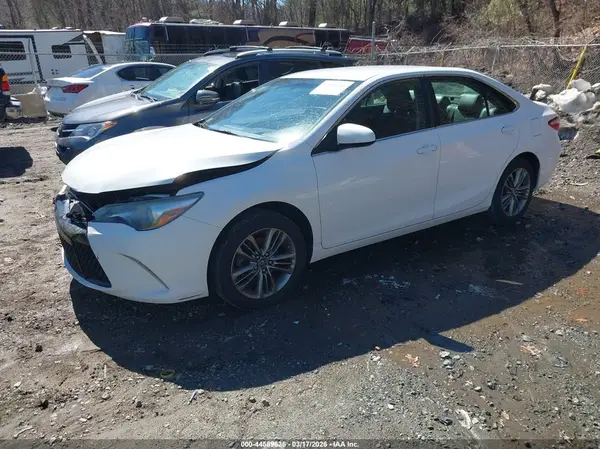 4T1BF1FK4HU328463 2017 TOYOTA CAMRY - Image 2