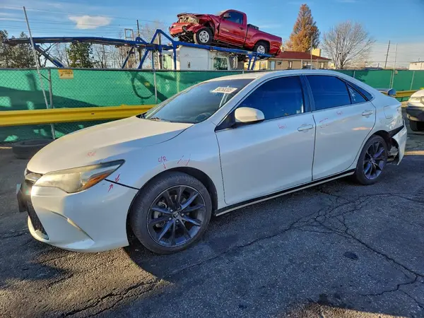 4T1BF1FK4HU328673 2017 TOYOTA CAMRY - Image 1