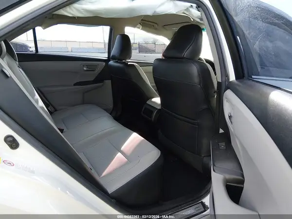 4T1BF1FK4HU329063 2017 TOYOTA CAMRY - Image 8