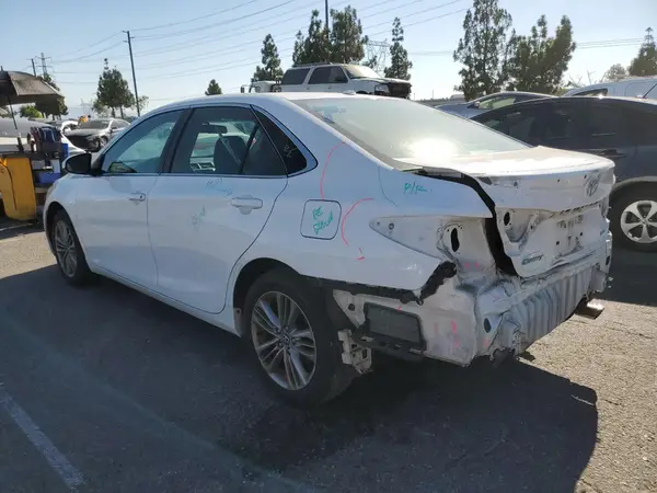 4T1BF1FK4HU329869 2017 TOYOTA CAMRY - Image 2