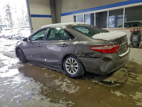 4T1BF1FK4HU330214 2017 TOYOTA CAMRY - Image 2