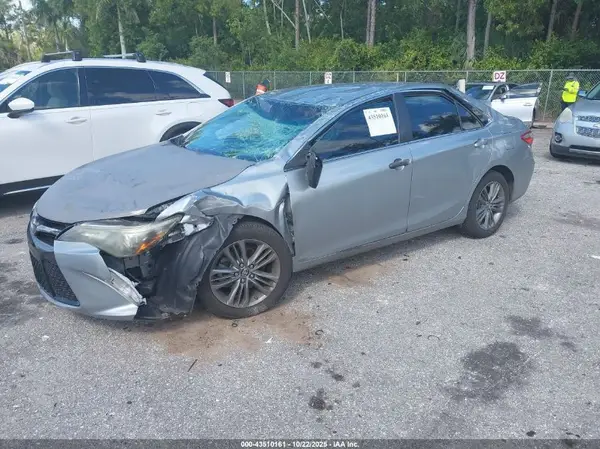 4T1BF1FK4HU330682 2017 TOYOTA CAMRY - Image 2
