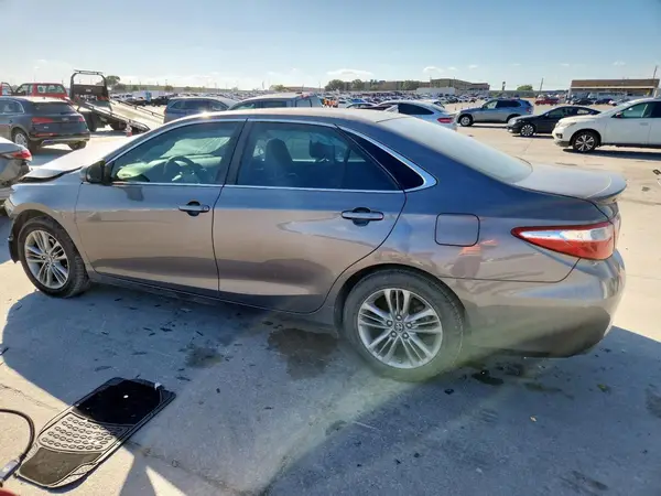4T1BF1FK4HU331346 2017 TOYOTA CAMRY - Image 2