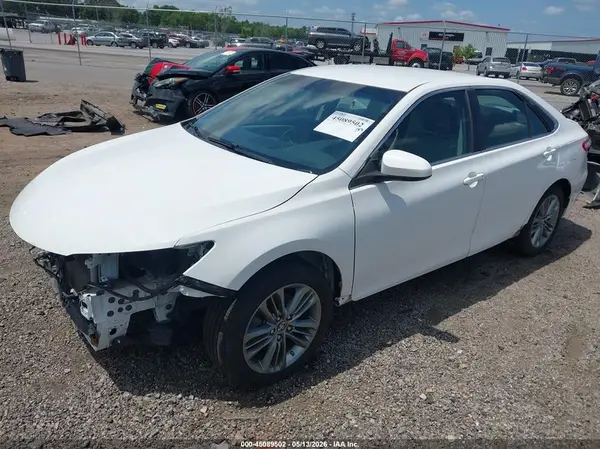 4T1BF1FK4HU331637 2017 TOYOTA CAMRY - Image 2