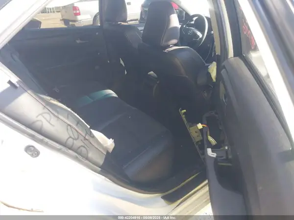 4T1BF1FK4HU332318 2017 TOYOTA CAMRY - Image 8