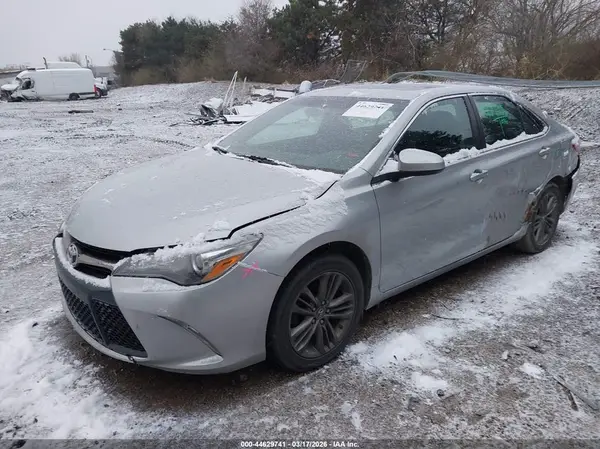 4T1BF1FK4HU340581 2017 TOYOTA CAMRY - Image 2