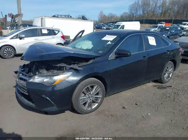 4T1BF1FK4HU341696 2017 TOYOTA CAMRY - Image 2