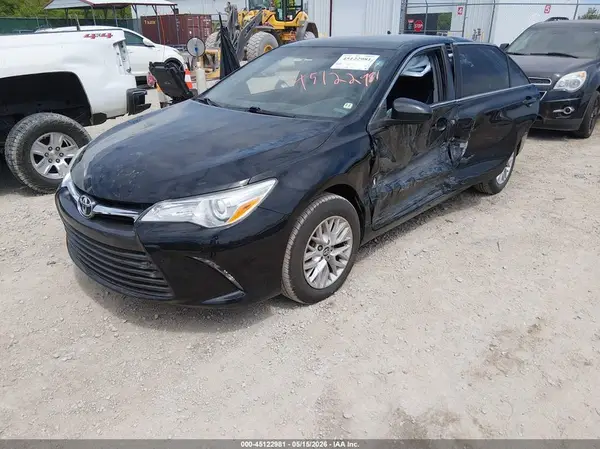 4T1BF1FK4HU342122 2017 TOYOTA CAMRY - Image 2