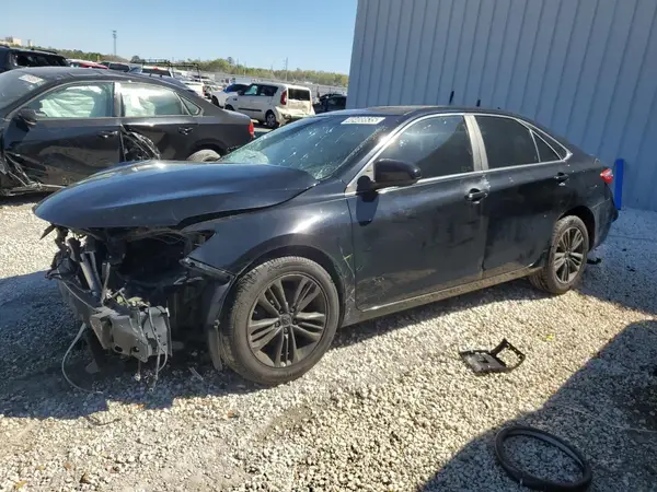 4T1BF1FK4HU342198 2017 TOYOTA CAMRY - Image 1