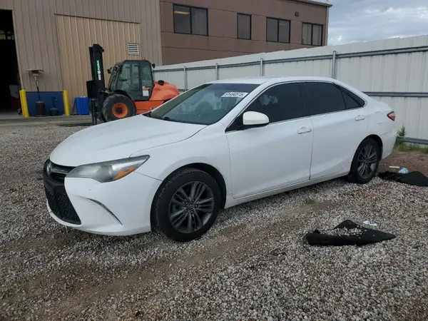 4T1BF1FK4HU343142 2017 TOYOTA CAMRY - Image 1