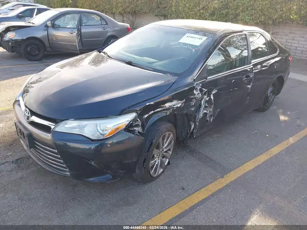 4T1BF1FK4HU345392 2017 TOYOTA CAMRY - Image 2