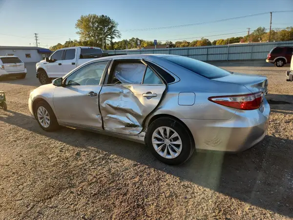 4T1BF1FK4HU345568 2017 TOYOTA CAMRY - Image 2