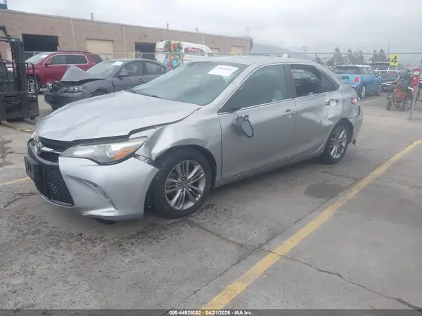 4T1BF1FK4HU345599 2017 TOYOTA CAMRY - Image 2