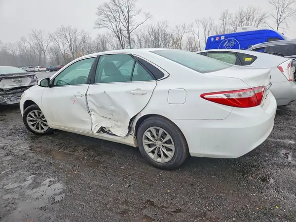 4T1BF1FK4HU346090 2017 TOYOTA CAMRY - Image 2