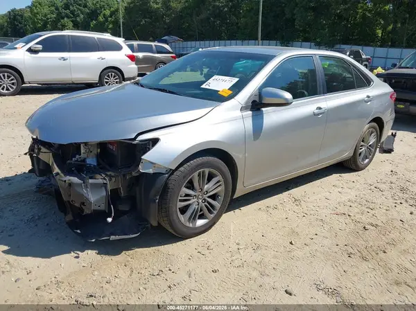 4T1BF1FK4HU351290 2017 TOYOTA CAMRY - Image 2