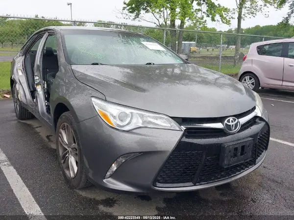 4T1BF1FK4HU352648 2017 TOYOTA CAMRY - Image 1