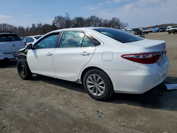 4T1BF1FK4HU352925 2017 TOYOTA CAMRY - Image 2